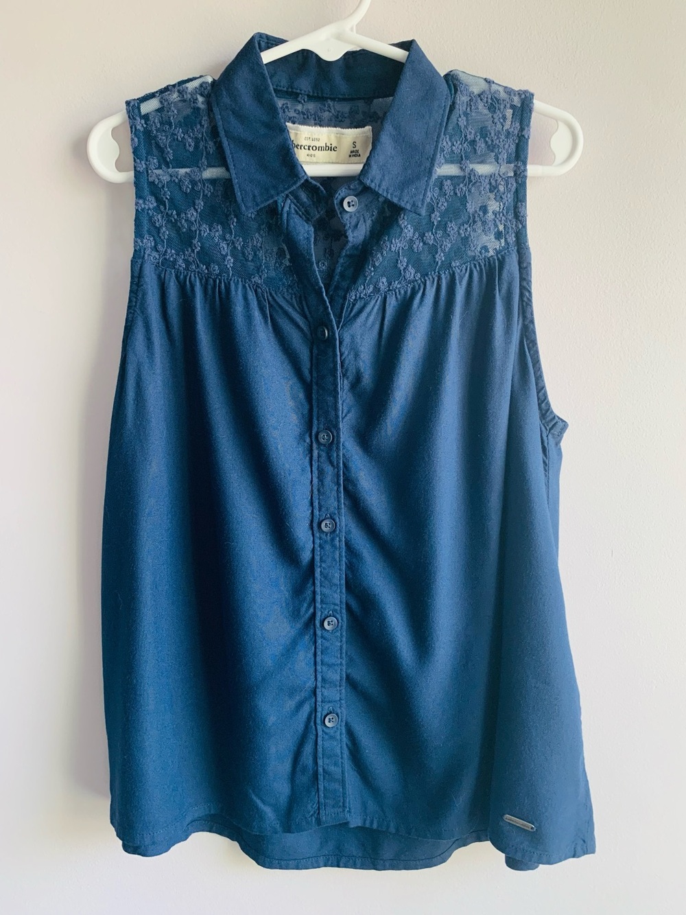 Abercrombie Kids Blouse Top Navy Blue Sleeveless Lacy Button Front Girls Small